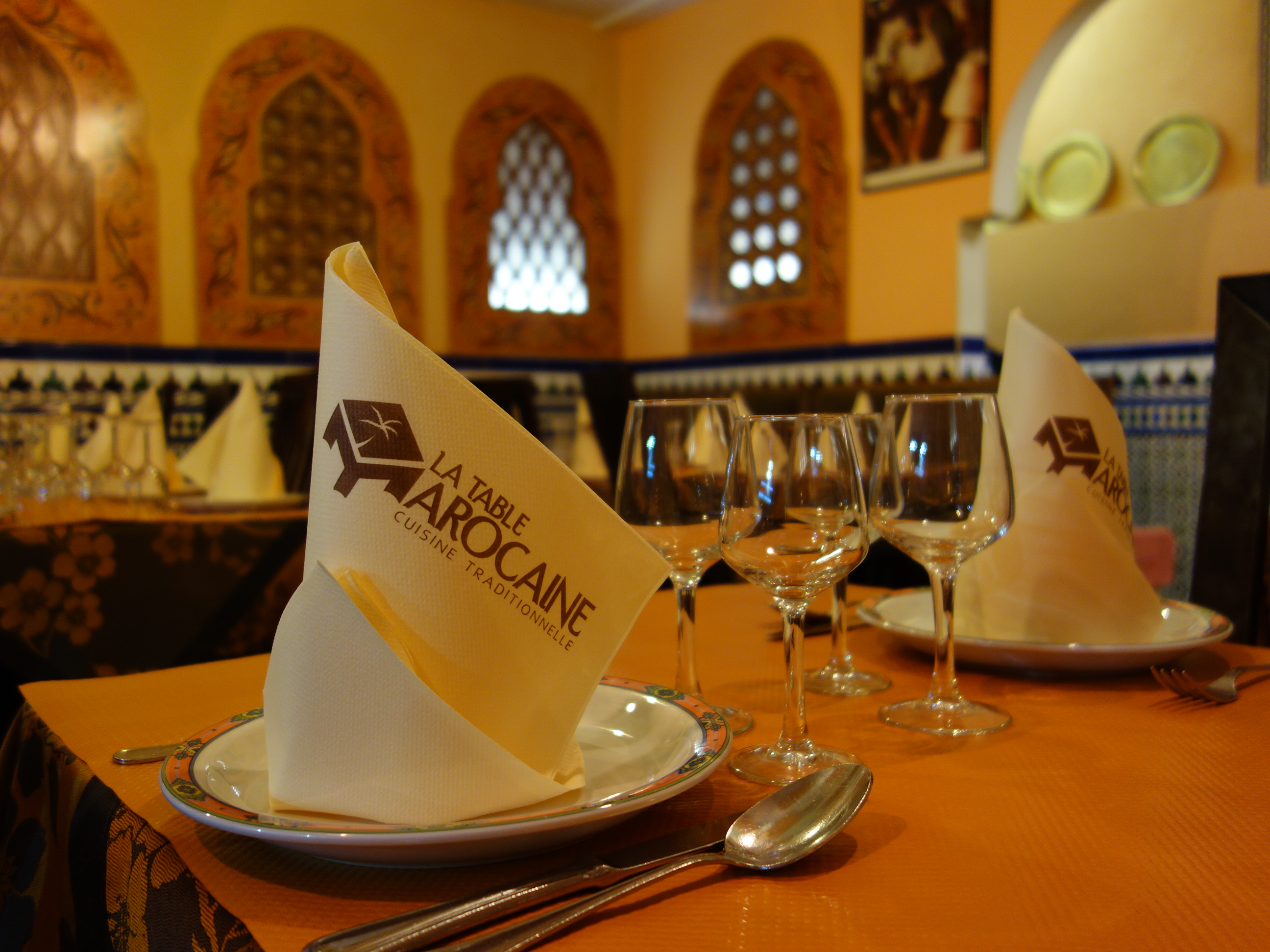 photo-restaurant-table-marocaine