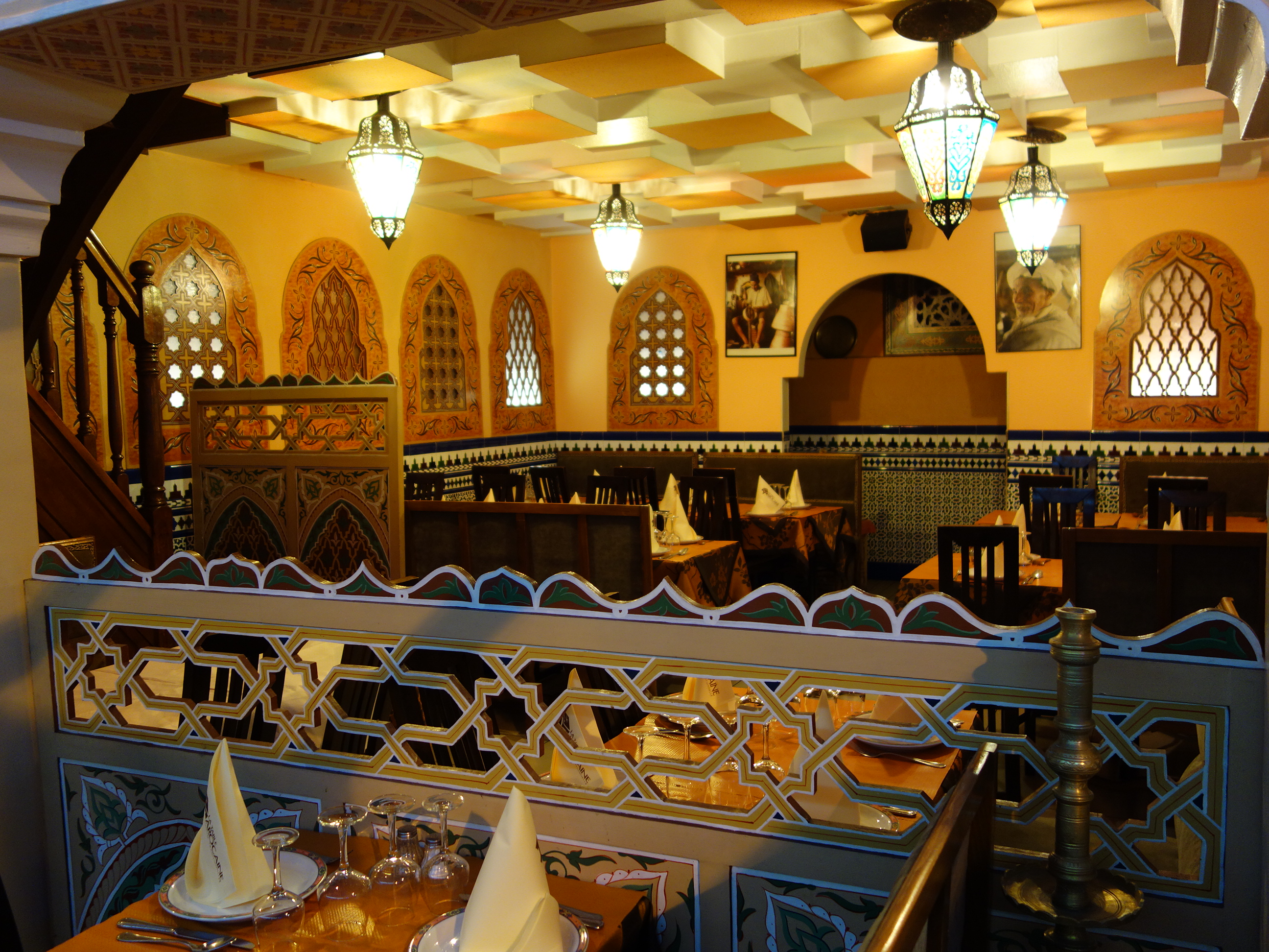 photo-restaurant-table-marocaine