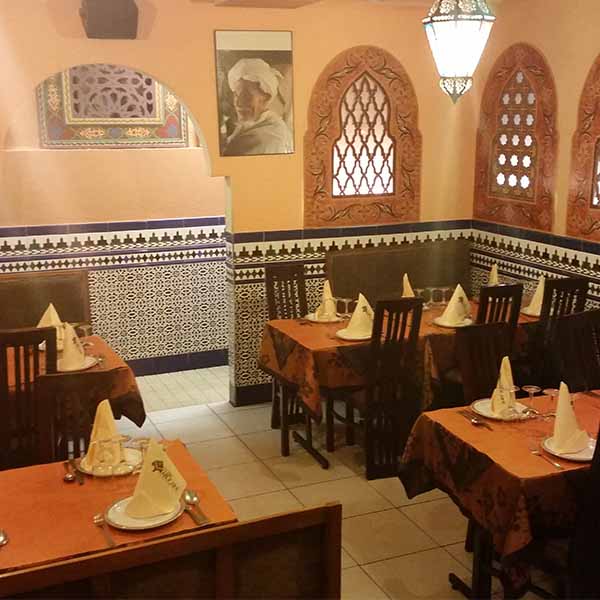 photo-restaurant-table-marocaine